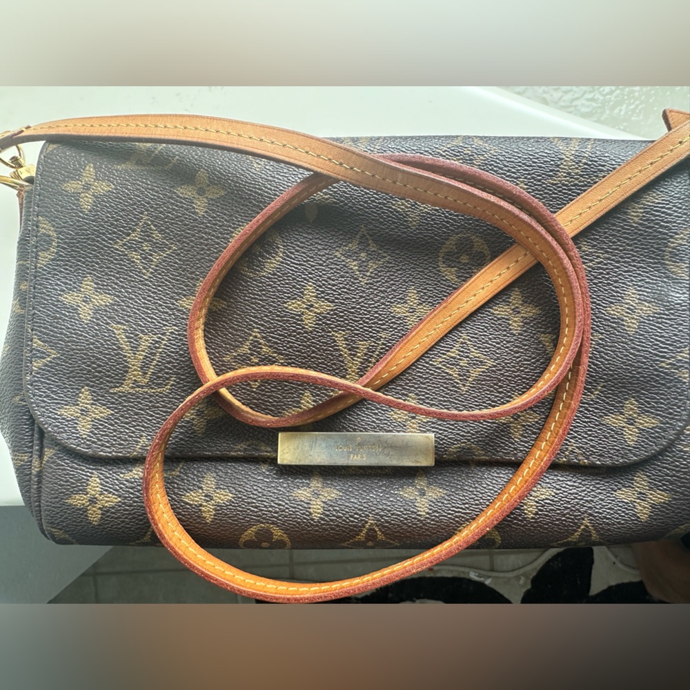 LOUIS VUITTON FAVORITE MM